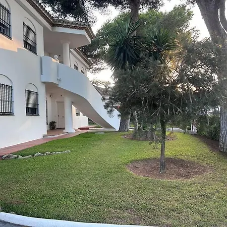 La Barrosa Apartment *